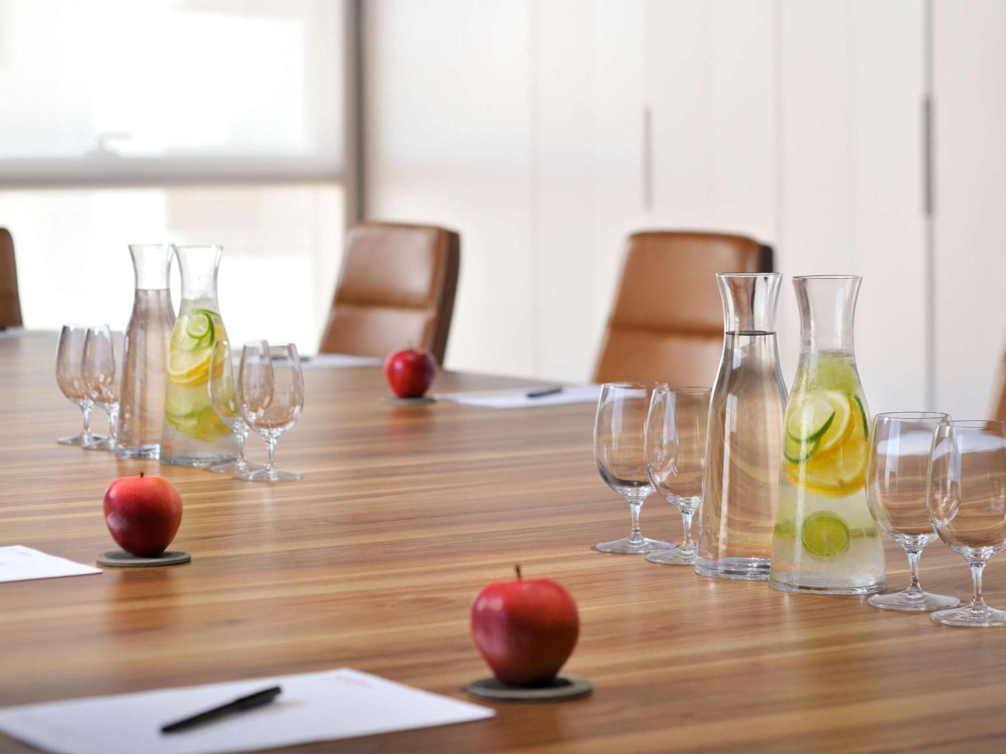 Moevenpick Hotel & Apartments Ghala Maskat Dış mekan fotoğraf Meeting room
